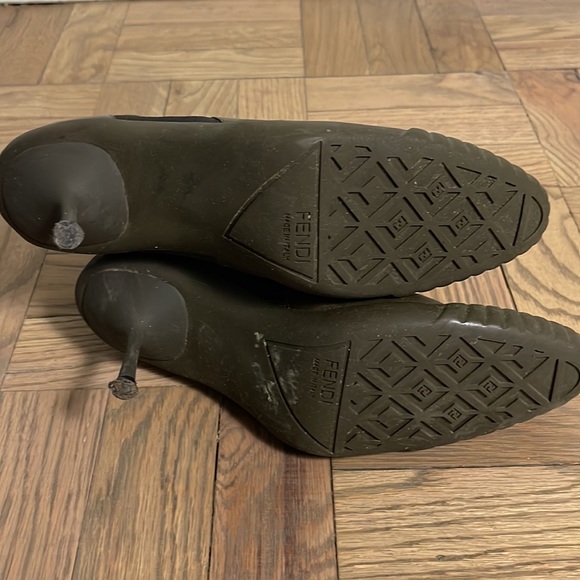 Fendi Khaki olive green bootie high healed Chelsea style size 7 vintage - Picture 6 of 7